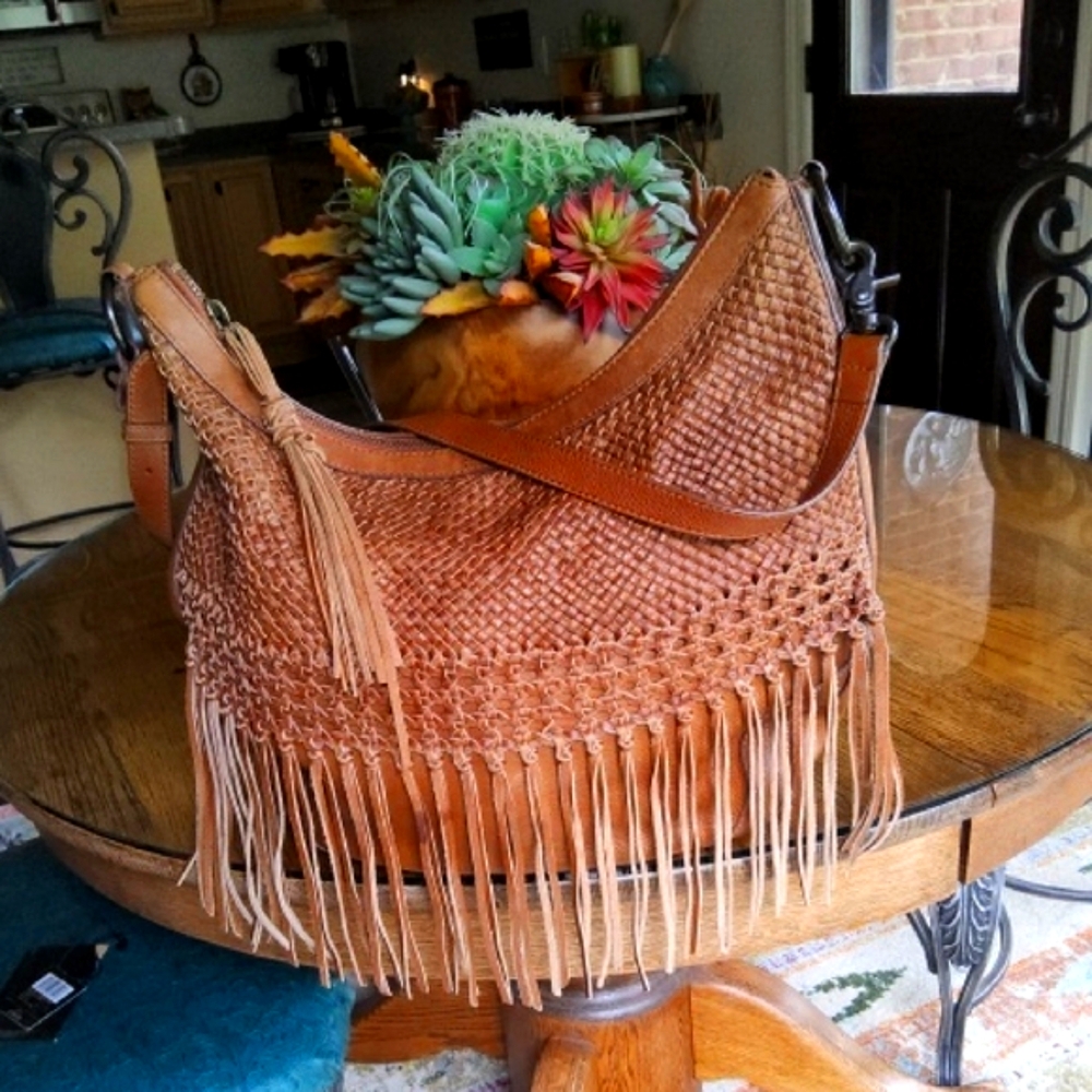 🤗EUC FRYE Melissa Large Scoop Shoulder Bag